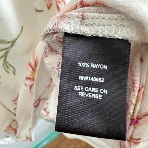 TORRID Floral Button Twist Knot Blouse 1X - Picture 6 of 7